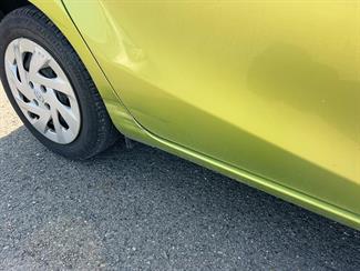 2015 Toyota Aqua - Thumbnail