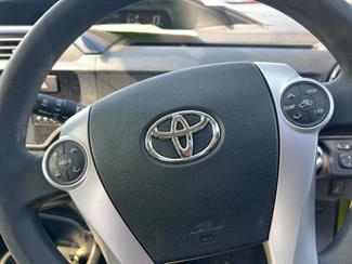 2015 Toyota Aqua - Thumbnail