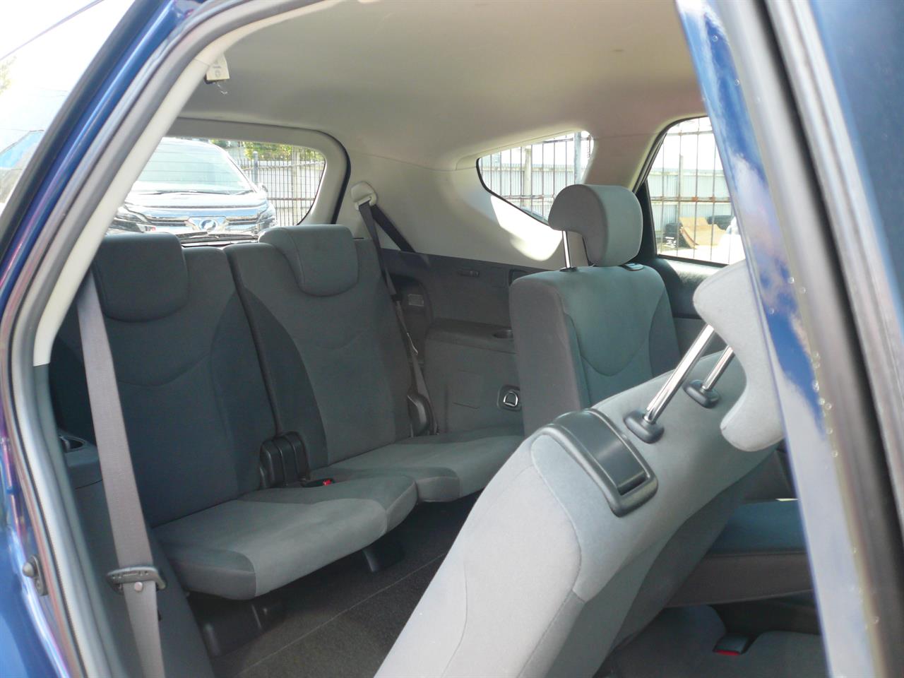 2013 Toyota Prius Alpha 7 seaters