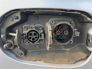 2013 Mitsubishi Outlander phev - Thumbnail