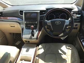 2014 Toyota Alphard - Thumbnail