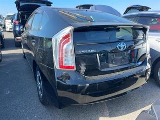 2015 Toyota Prius - Thumbnail