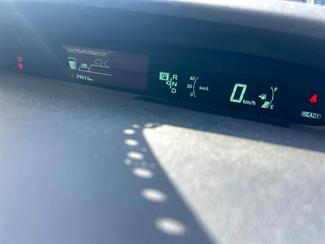 2015 Toyota Prius - Thumbnail