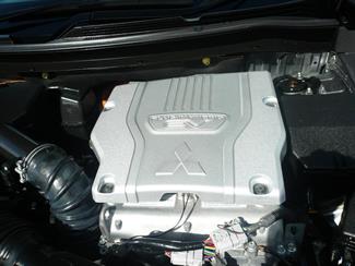 2015 Mitsubishi Outlander Plugin Hybrid - Thumbnail