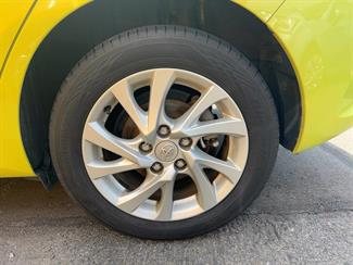 2016 Toyota COROLLA - Thumbnail