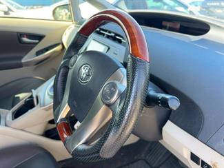 2014 Toyota Prius - Thumbnail