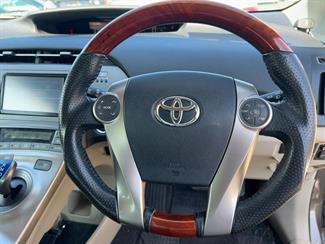 2014 Toyota Prius - Thumbnail