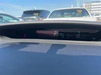 2014 Toyota Prius - Thumbnail