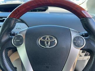2014 Toyota Prius - Thumbnail