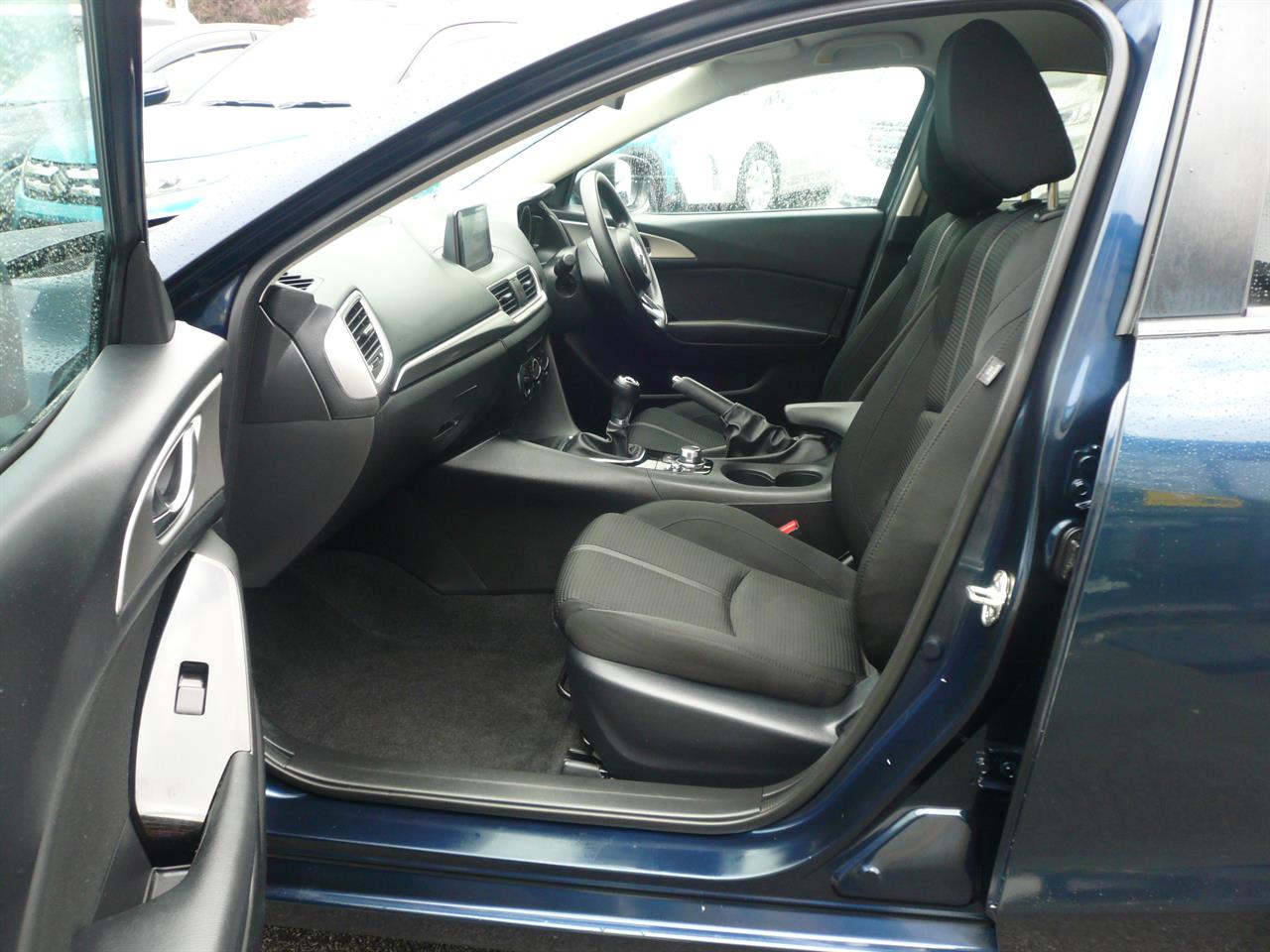 2016 Mazda Axela