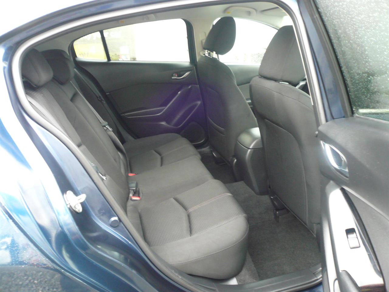 2016 Mazda Axela