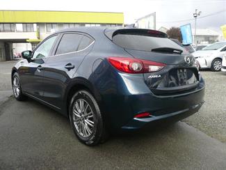2016 Mazda Axela - Thumbnail