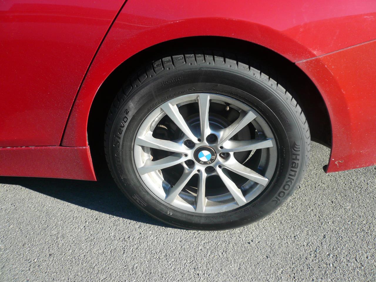 2012 BMW 320i