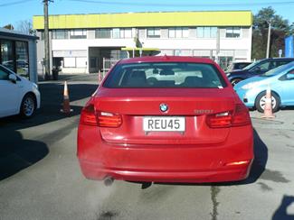 2012 BMW 320i - Thumbnail