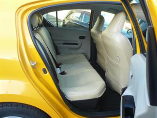 2012 Toyota Aqua - Thumbnail