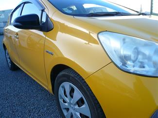 2012 Toyota Aqua - Thumbnail
