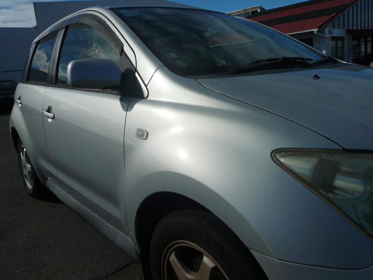 2004 Toyota IST