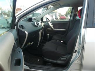 2004 Toyota IST - Thumbnail