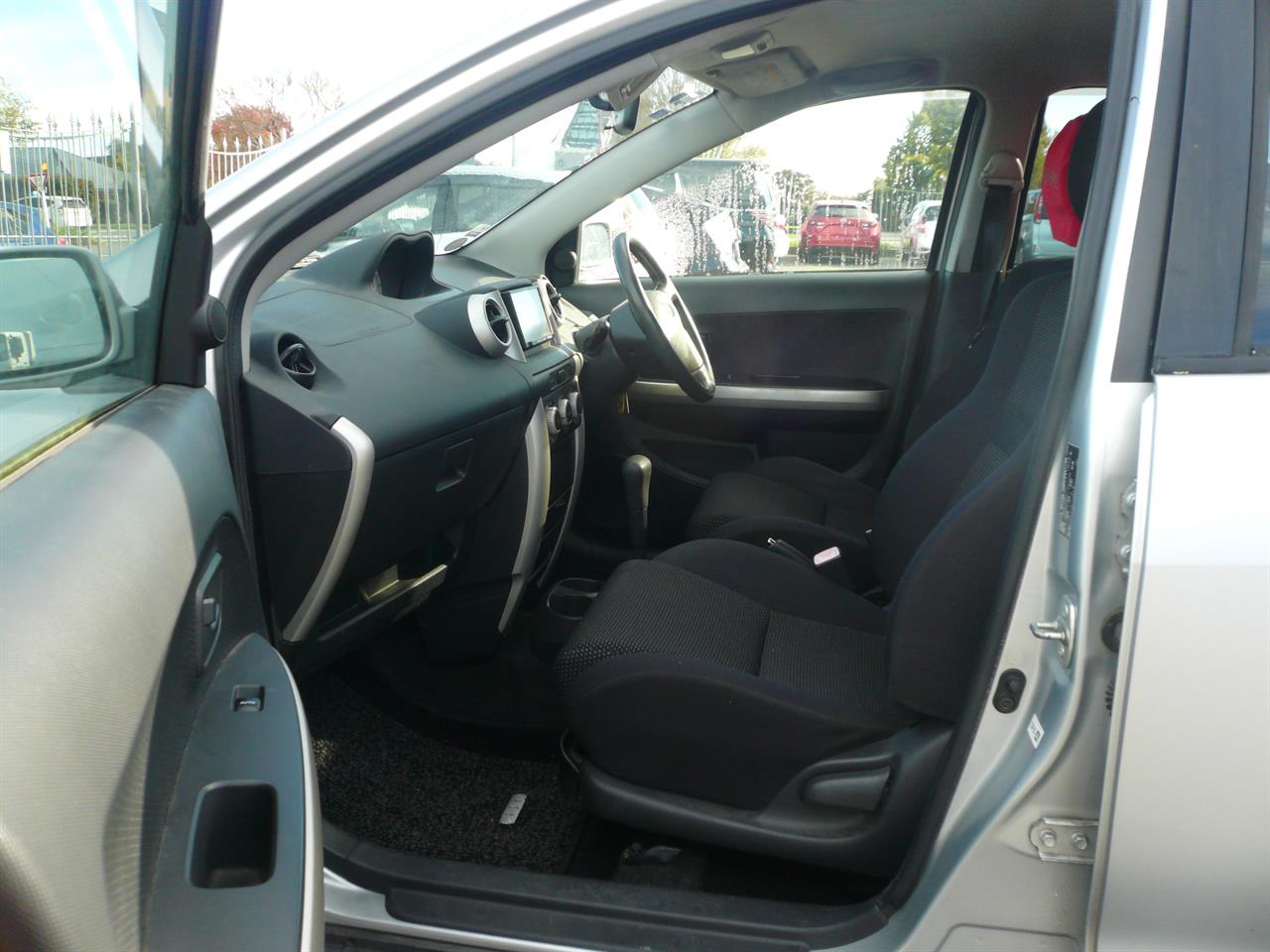2004 Toyota IST