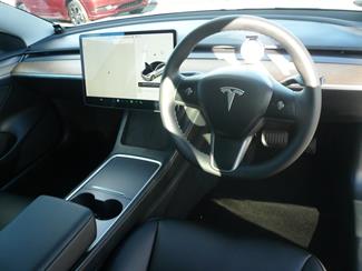 2021 Tesla Model 3 - Thumbnail