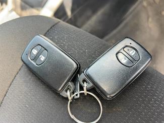 2023 Toyota COROLLA - Thumbnail