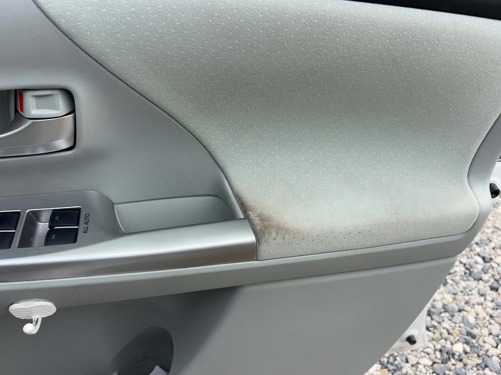2013 Toyota PRIUS ALPHA