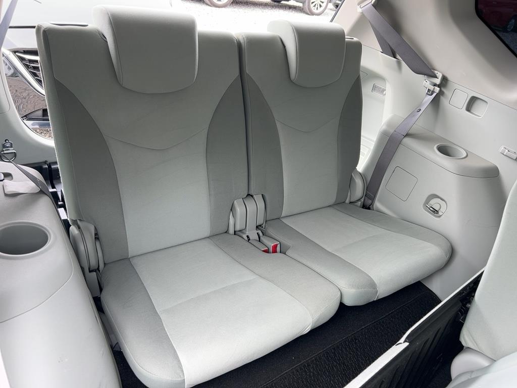 2013 Toyota PRIUS ALPHA