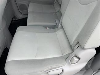 2013 Toyota PRIUS ALPHA - Thumbnail