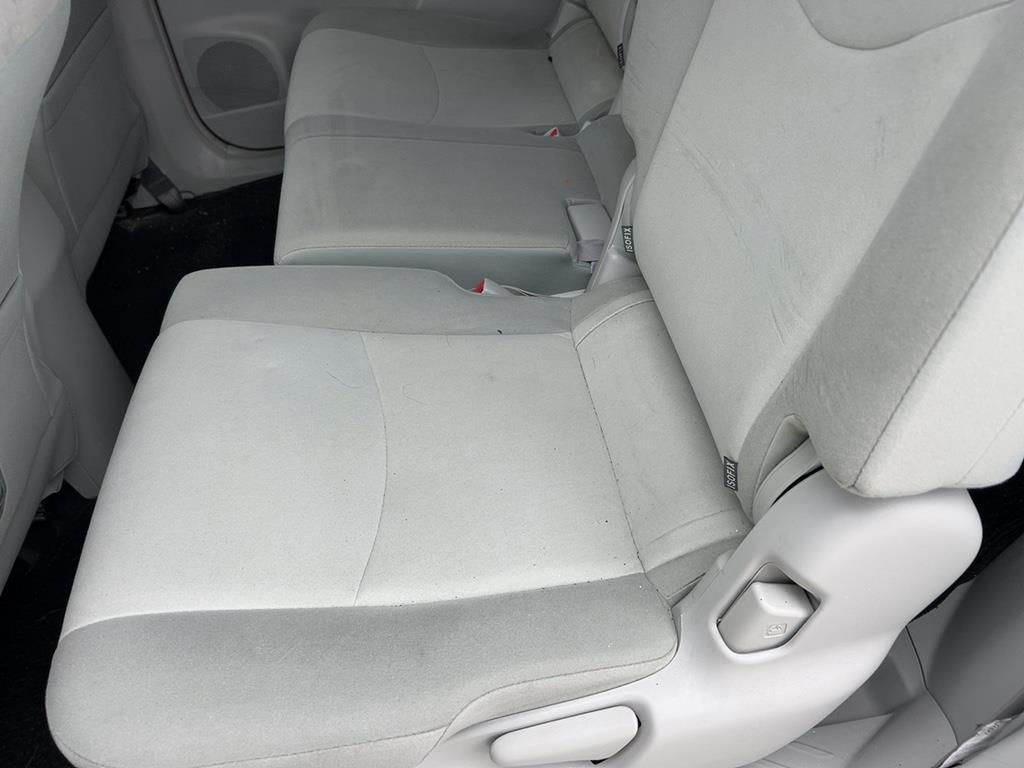 2013 Toyota PRIUS ALPHA