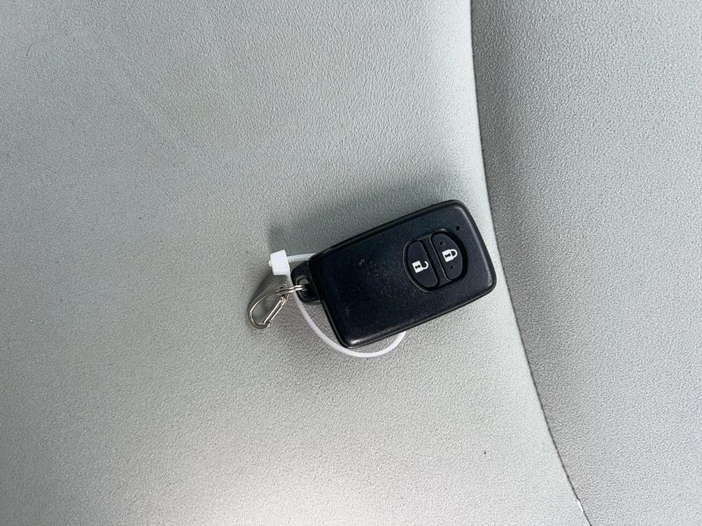 2013 Toyota PRIUS ALPHA
