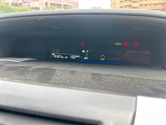 2013 Toyota PRIUS ALPHA - Thumbnail