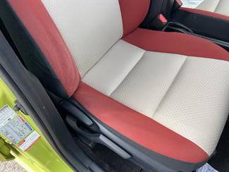 2014 Toyota Aqua - Thumbnail