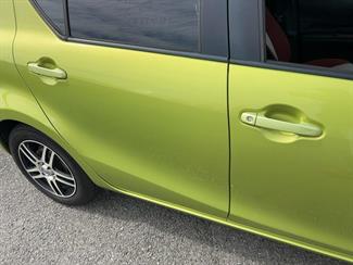 2014 Toyota Aqua - Thumbnail