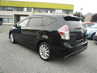 2020 Toyota Prius - Thumbnail