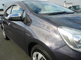 2015 Toyota Aqua - Thumbnail