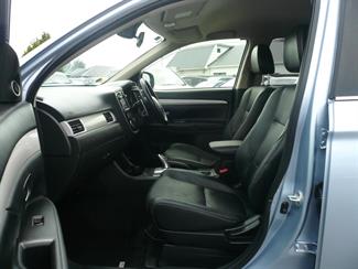 2013 Mitsubishi Outlander - Thumbnail