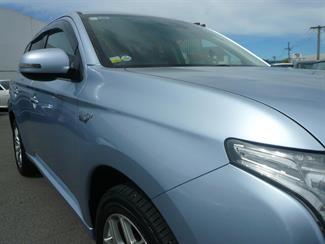 2013 Mitsubishi Outlander - Thumbnail