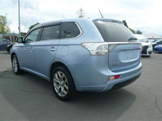 2013 Mitsubishi Outlander - Thumbnail