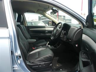 2013 Mitsubishi Outlander - Thumbnail