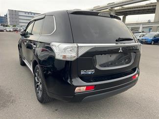 2014 Mitsubishi Outlander - Thumbnail