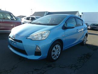 2013 Toyota Aqua - Thumbnail