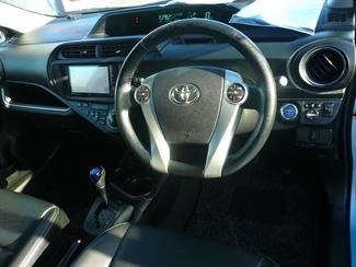 2013 Toyota Aqua - Thumbnail