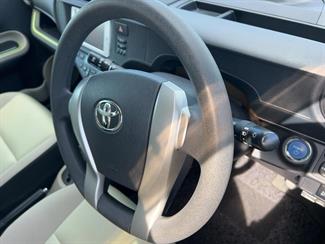 2013 Toyota Aqua - Thumbnail