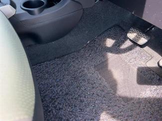 2013 Toyota Aqua - Thumbnail