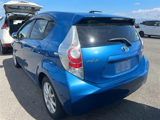 2013 Toyota Aqua - Thumbnail