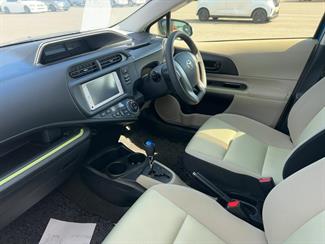 2013 Toyota Aqua - Thumbnail