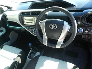 2012 Toyota Aqua S moddel 1500 hybrid - Thumbnail