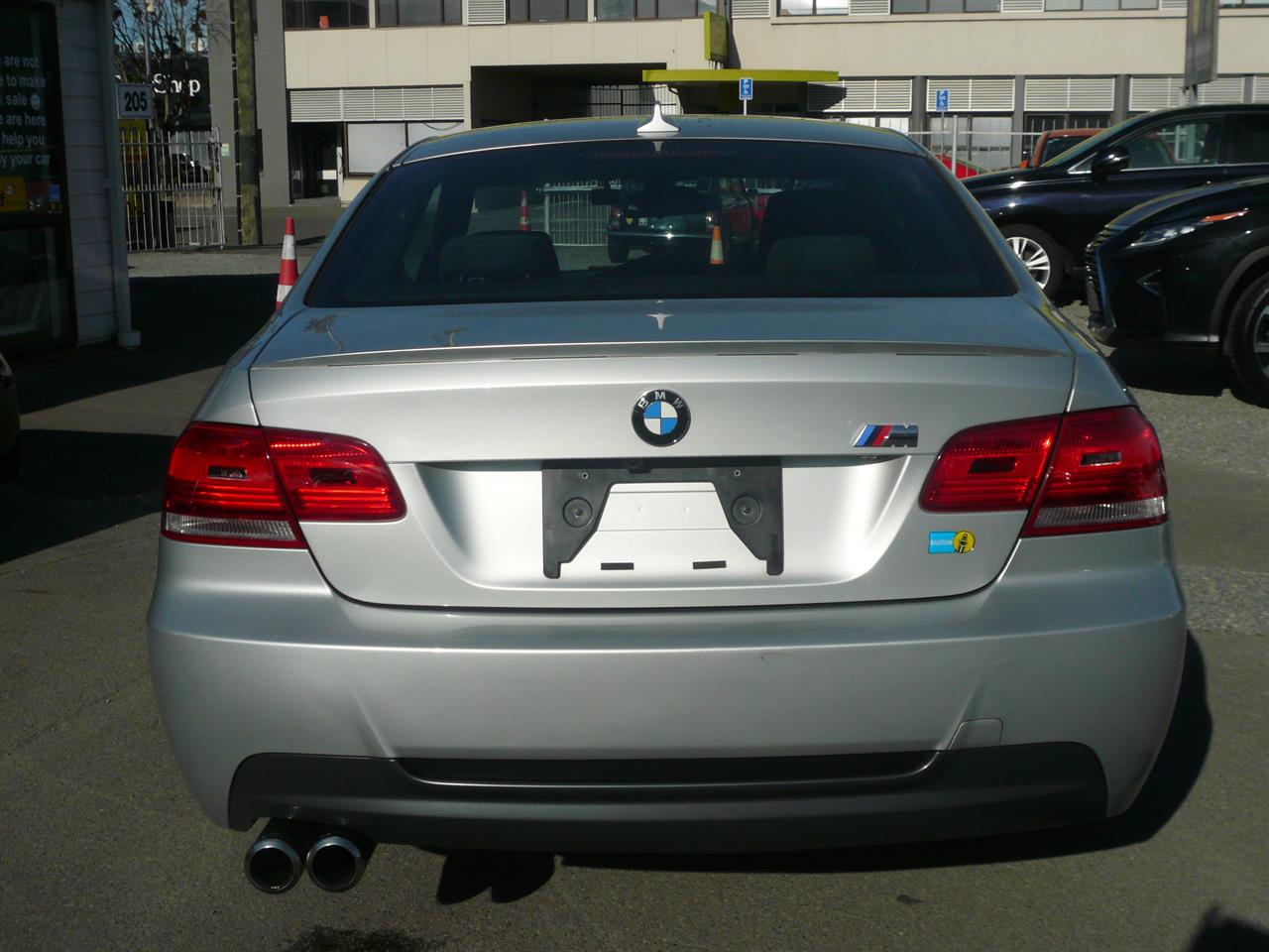 2009 BMW 320i coupe 