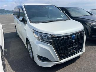 2020 Toyota Esquire - Thumbnail