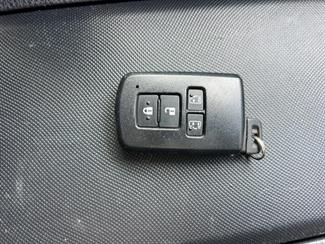 2020 Toyota Esquire - Thumbnail